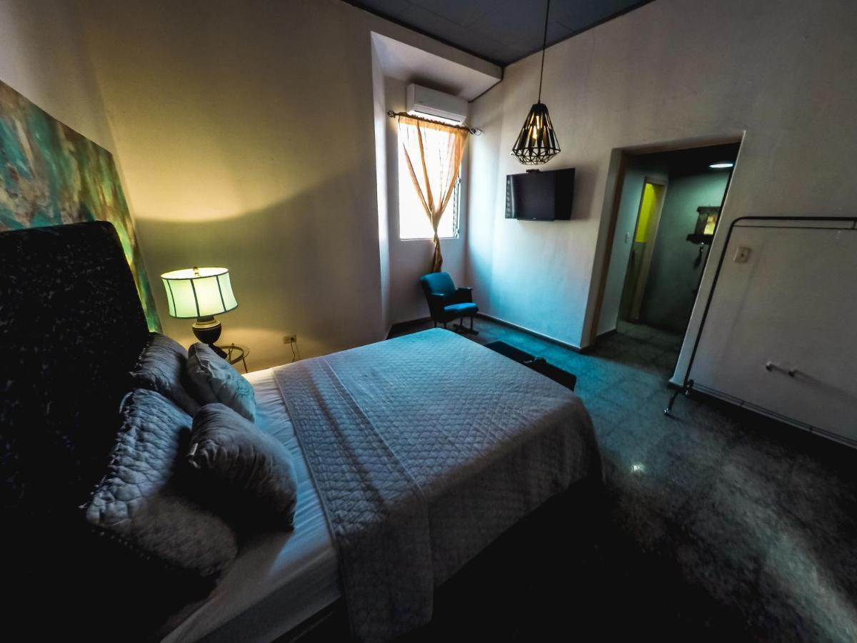 Hostal Sole Санта Ана Екстериор снимка