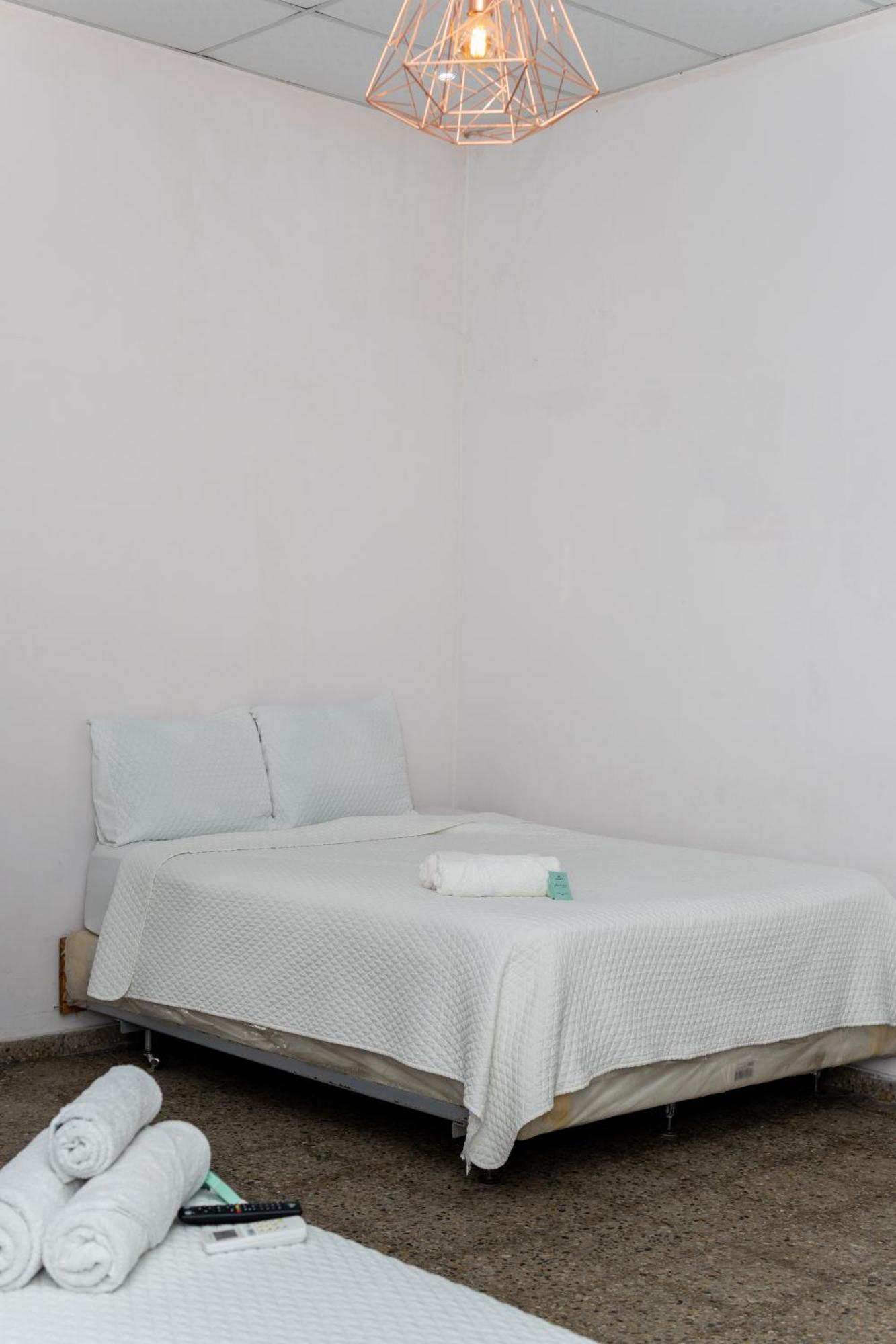 Hostal Sole Санта Ана Екстериор снимка
